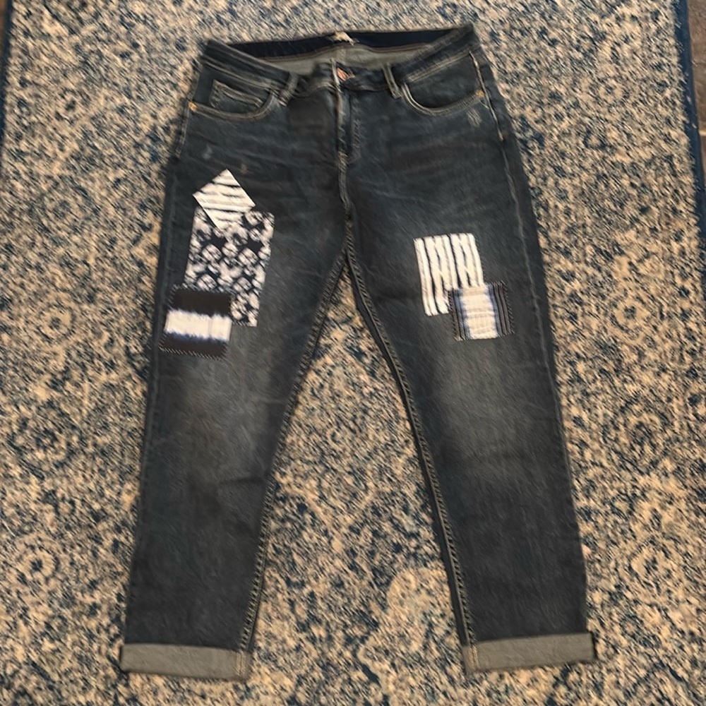 Tommy Bahama boyfriend jeans, size 32.